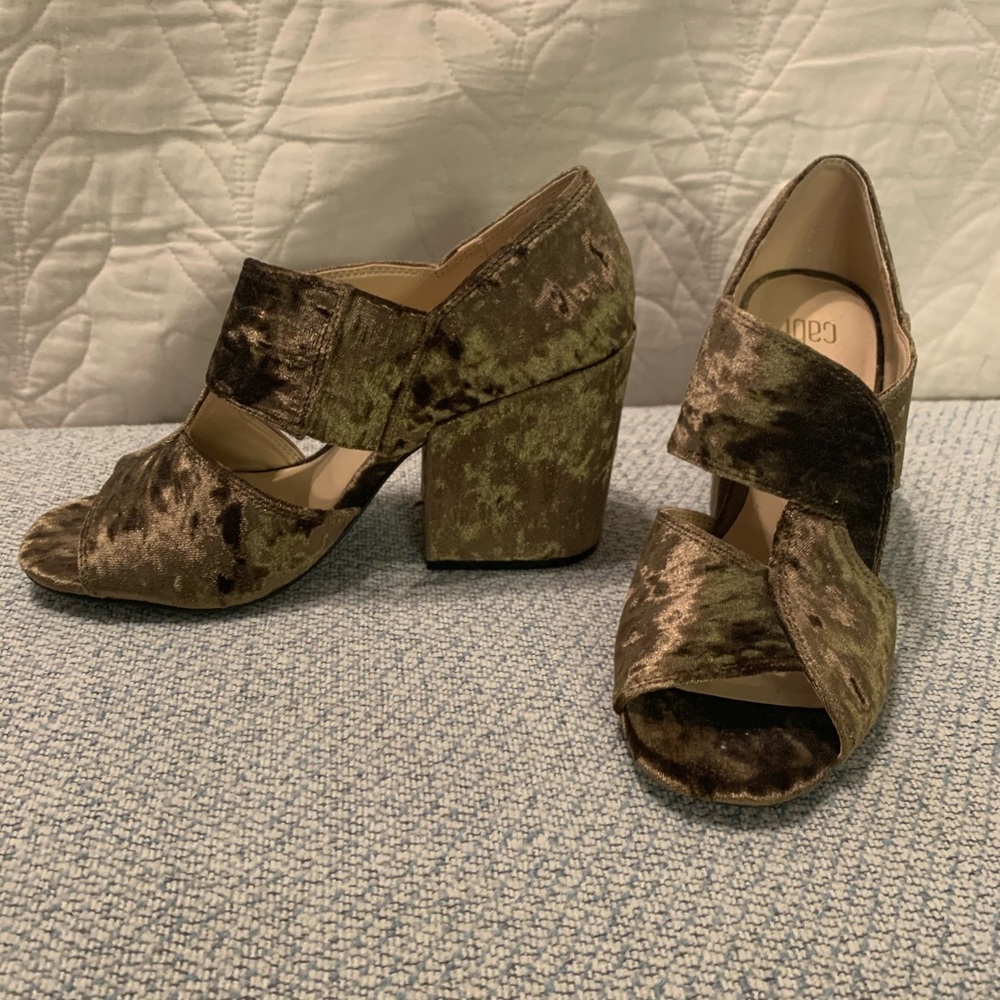 Cabi green velvet open toe heels